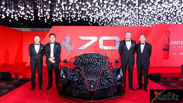 Ferrari LaFerrari Aperta xuất hiện ấn tượng trong tiệc kỷ niệm 70 năm  Ferrari LaFerrari Aperta cùng các đại gia Singapore
