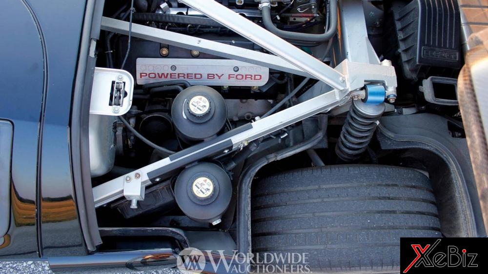 Siêu xe Ford GT thế hệ cũ sở hữu động cơ V8 đặt giữa, tăng áp, dung tích 5.4 lít Siêu xe Ford GT thế hệ cũ sở hữu động cơ V8 đặt giữa, tăng áp, dung tích 5.4 lít