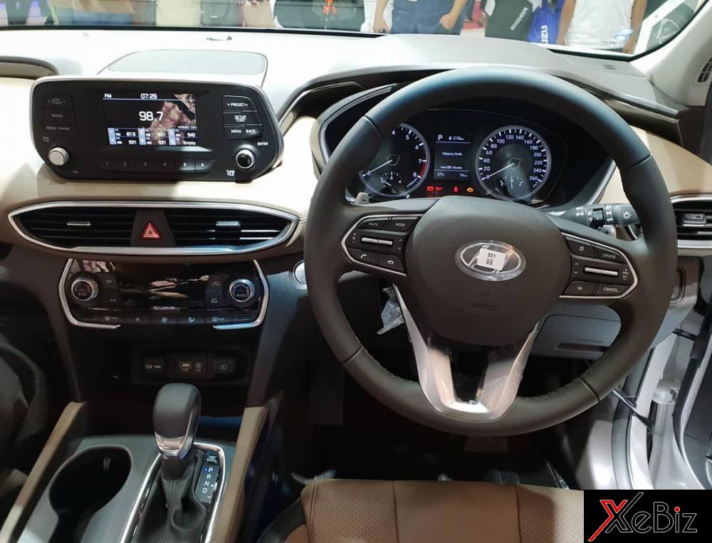 Cận cảnh vô lăng của Hyundai Santa Fe 2019 Cận cảnh vô lăng của Hyundai Santa Fe 2019