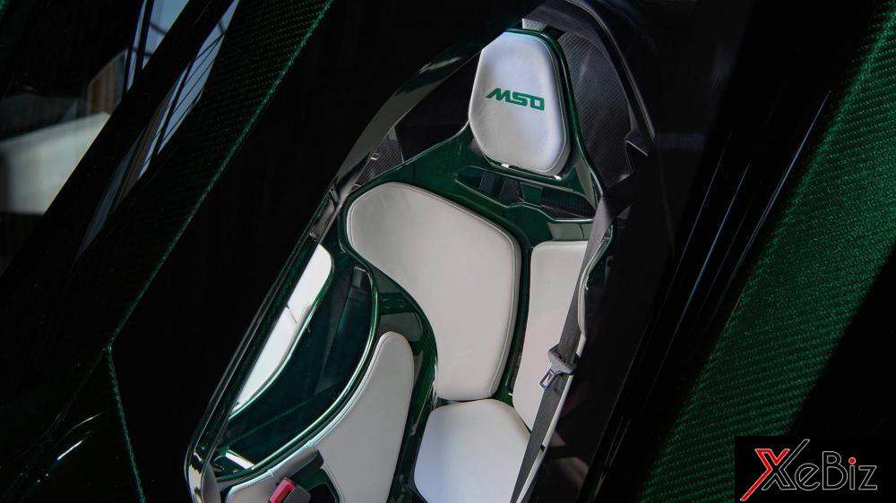 Tựa đầu ghế ngồi có khắc logo MSO với màu xanh lá nổi bật Tựa đầu ghế ngồi có khắc logo MSO với màu xanh lá nổi bật