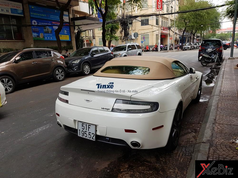 Aston Martin V8 Vantage Roadster lần đầu tiên&nbsp;trình làng tại triển lãm Los Angeles 2006