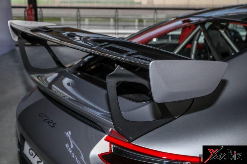 Cánh gió đuôi của Porsche 911 GT2 RS 2018