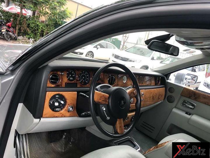 Tất nhiên không thiếu các chi tiết ốp gỗ