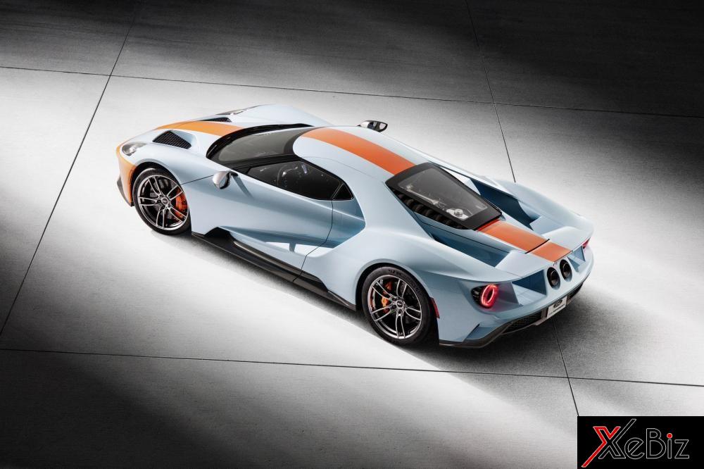 Xe vẫn được trang bị động cơ EcoBoost, V6