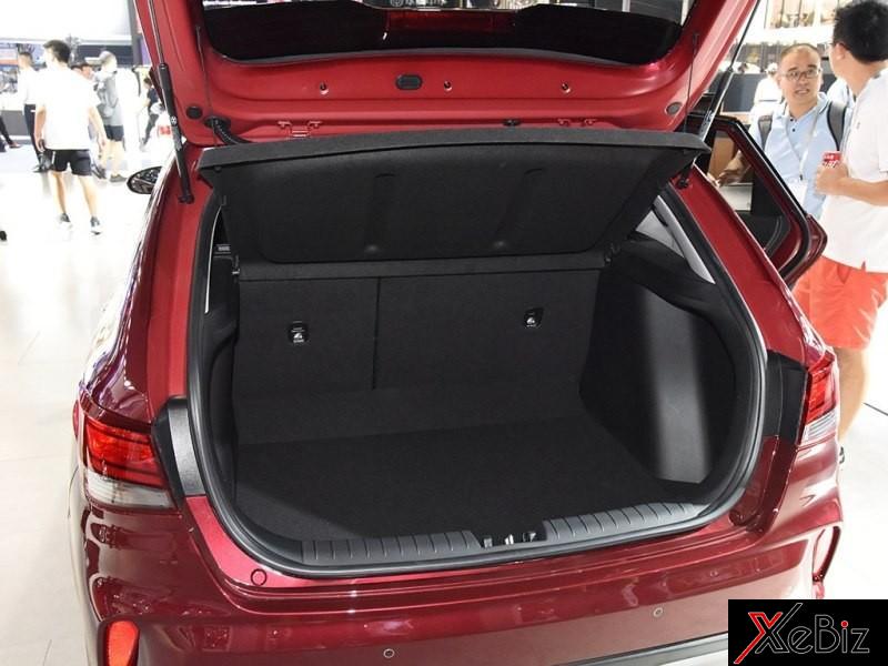 Khoang hành lý rộng rãi của Hyundai Celesta Wagon