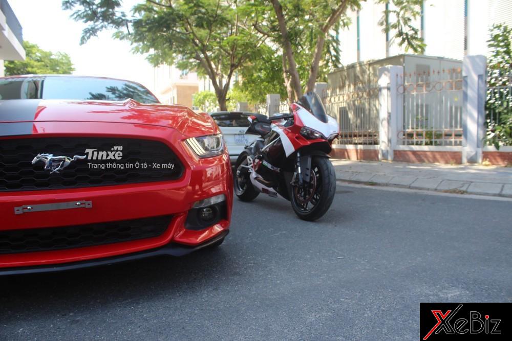 Sở dĩ Ford Mustang&nbsp;thế hệ thứ 6&nbsp;bán chạy như tôm tươi là&nbsp;do nhận được thiết kế đẹp mắt và chia ra làm nhiều phiên bản khác nhau. Ngoại thất xe&nbsp;đi kèm những trang thiết bị hiện đại như dải đèn LED chiếu sáng ban ngày và đèn hậu LED được chia làm 3 vùng&nbsp;riêng biệt cá tính..&nbsp;