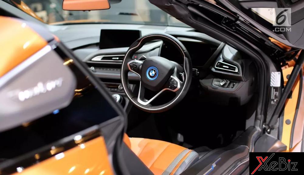 Nội thất bên trong BMW i8 Roadster tại Indonesia
