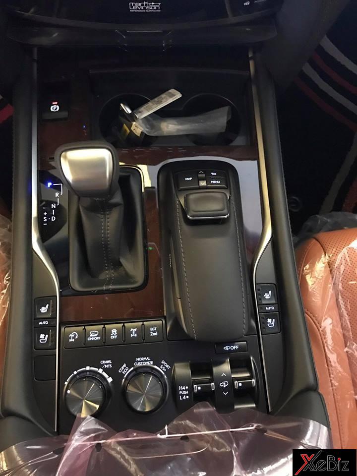 Trái tim này sản sinh công suất tối đa 367 mã lực tại vòng tua máy 5.600 vòng/phút và mô-men xoắn cực đại 530 Nm tại vòng tua máy 3.200 vòng/phút. Động cơ kết hợp với hộp số tự động 8 cấp tiêu chuẩn. Trái tim này sản sinh công suất tối đa 367 mã lực tại vòng tua máy 5.600 vòng/phút và mô-men xoắn cực đại 530 Nm tại vòng tua máy 3.200 vòng/phút. Động cơ kết hợp với hộp số tự động 8 cấp tiêu chuẩn.