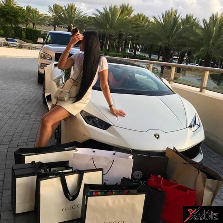 Siêu xe như Lamborghini Huracan có vẻ không phải là lựa chọn lý tưởng cho những cuộc mua sắm Siêu xe như Lamborghini Huracan có vẻ không phải là lựa chọn lý tưởng cho những cuộc mua sắm