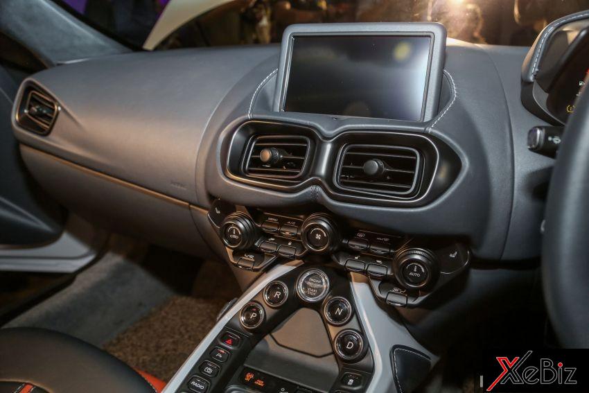 Hệ thống thông tin giải trí của Aston Martin V8 Vantage 2018 Hệ thống thông tin giải trí của Aston Martin V8 Vantage 2018