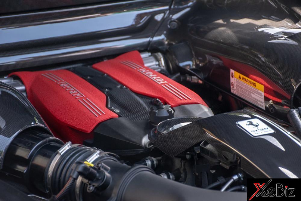 Động cơ của Ferrari SP38 Deborah giống 488 GTB