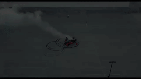 Lốp xe của Bugatti Veyron bị cháy xém và hư hỏng sau màn drift