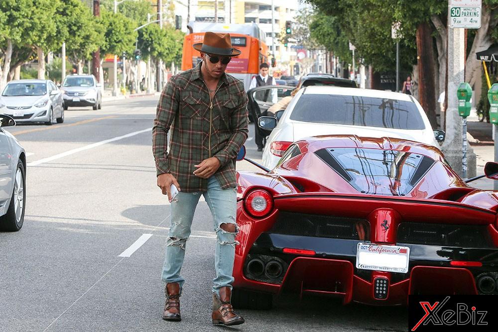 Chiếc siêu xe Ferrari LaFerrari Coupe của Hamilton Chiếc siêu xe Ferrari LaFerrari Coupe của Hamilton