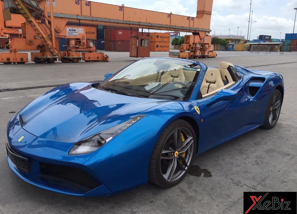 Ferrari 488 Spider đầu tiên được đưa về nước có màu xanh dương Ferrari 488 Spider đầu tiên được đưa về nước có màu xanh dương