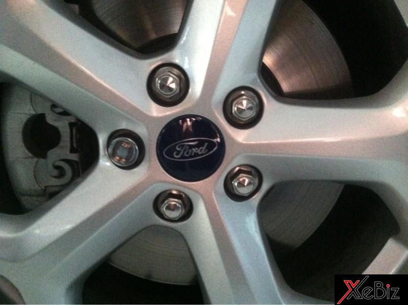 Đai ốc lỗi khiến Ford bị hàng trăm người kiện 1