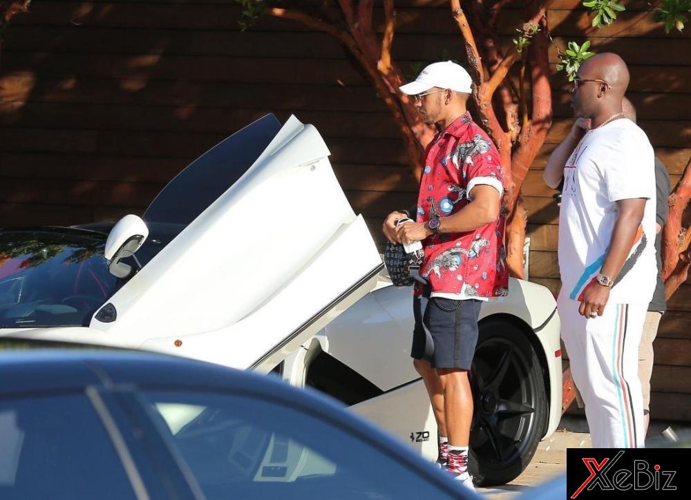 Tay đua F1 Lewis Hamilton tậu siêu phẩm Ferrari LaFerrari Aperta hơn 2 triệu USD