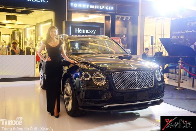 Bentley Bentayga được vinh danh tại hạng mục “ SUV của năm” bởi tạp chí Robb Report