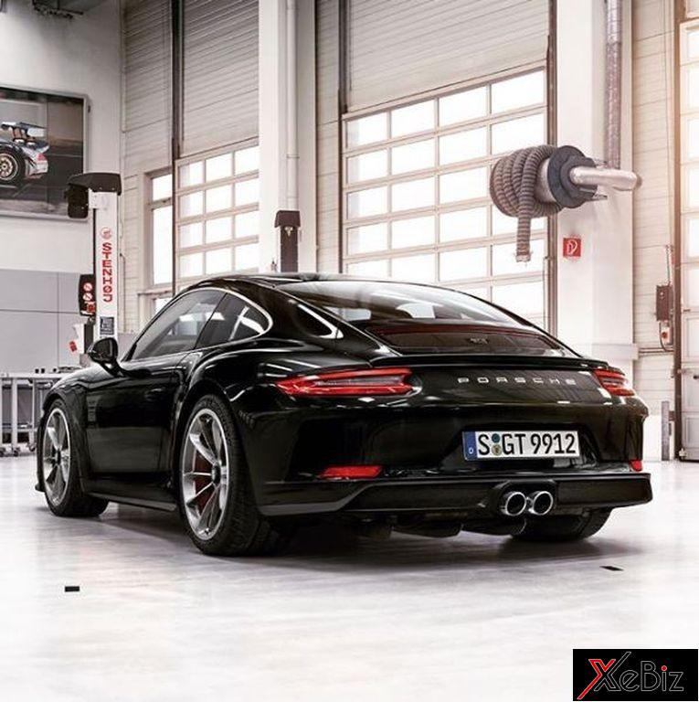 đuôi xe Porsche 911 GT3 độ đen cực độc 1