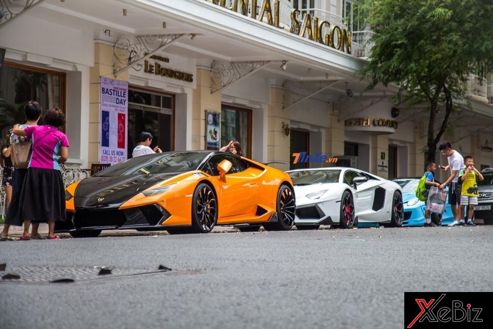 Bộ 3 siêu xe độ độc nhất tại Việt Nam tụ tập trên đường phố tại Sài thành Bộ 3 siêu xe độ độc nhất tại Việt Nam tụ tập trên đường phố tại Sài thành