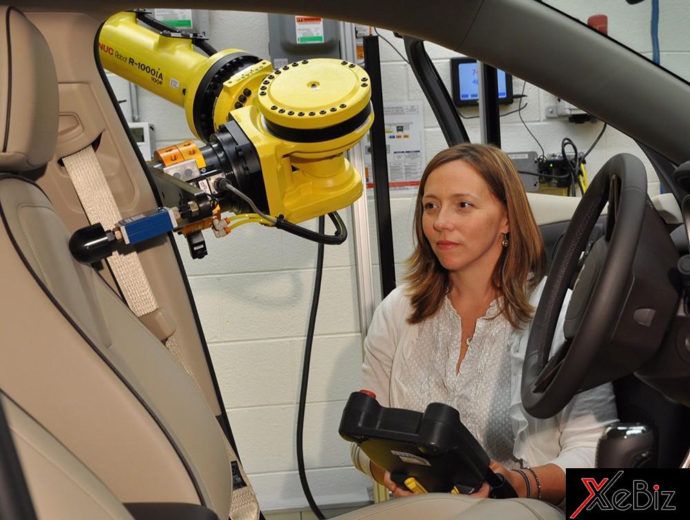 Tư thế ngồi trên xe lâu có thể gây ảnh hưởng đến cột sống của người lái xe. Tư thế ngồi trên xe lâu có thể gây ảnh hưởng đến cột sống của người lái xe.