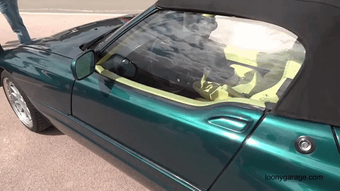 Kiểu mở cửa độc đáo của BMW Z1