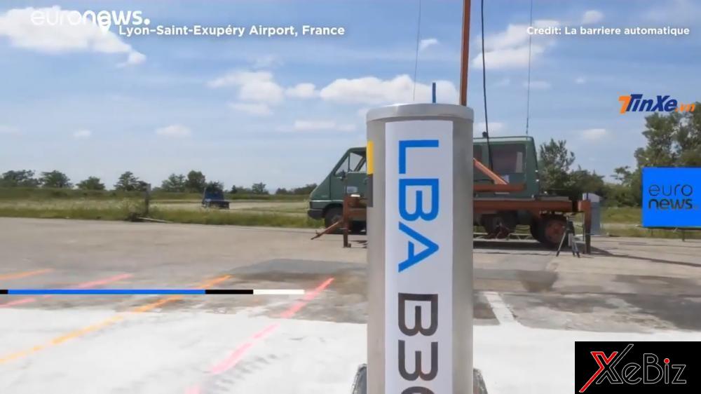 Thiết bị này có thể chống chịu được một xe tải 7,5 tấn lao tới ở tốc độ 80 km/h