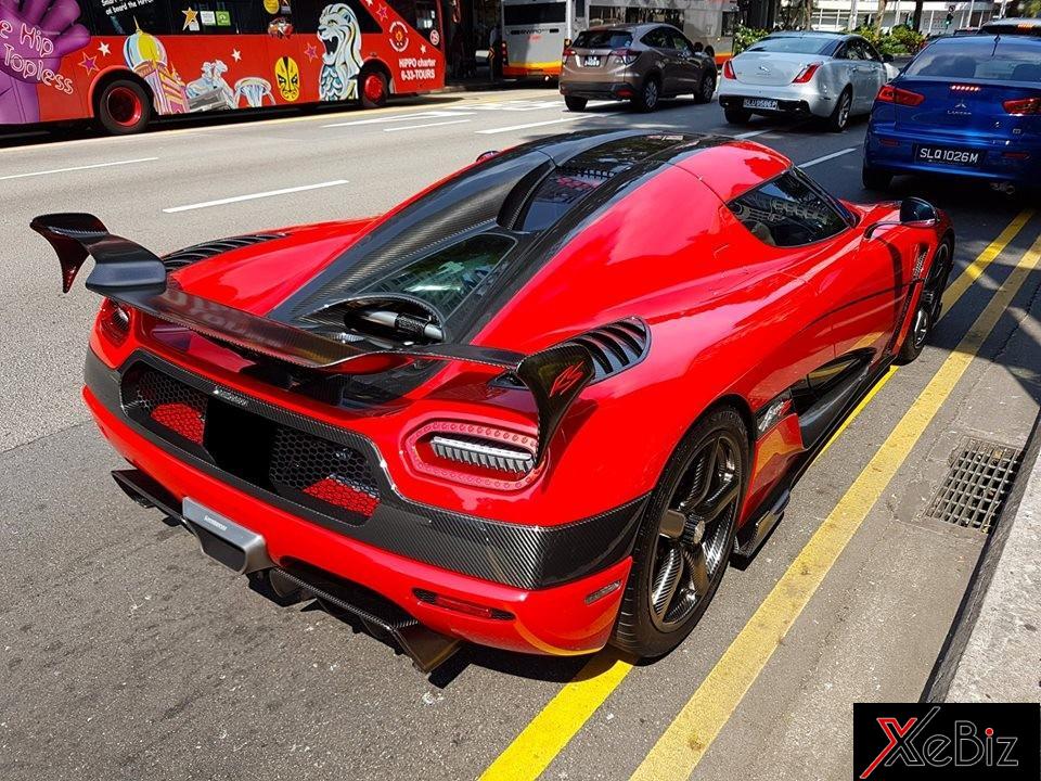 Mẫu siêu xe triệu đô Koenigsegg Agera RS độc nhất vô nhị của đại gia Singapore xuất hiện trên con đường đắt đỏ Orchard trước ngày diễn ra cuộc đua F1 Mẫu siêu xe triệu đô Koenigsegg Agera RS độc nhất vô nhị của đại gia Singapore xuất hiện trên con đường đắt đỏ Orchard trước ngày diễn ra cuộc đua F1