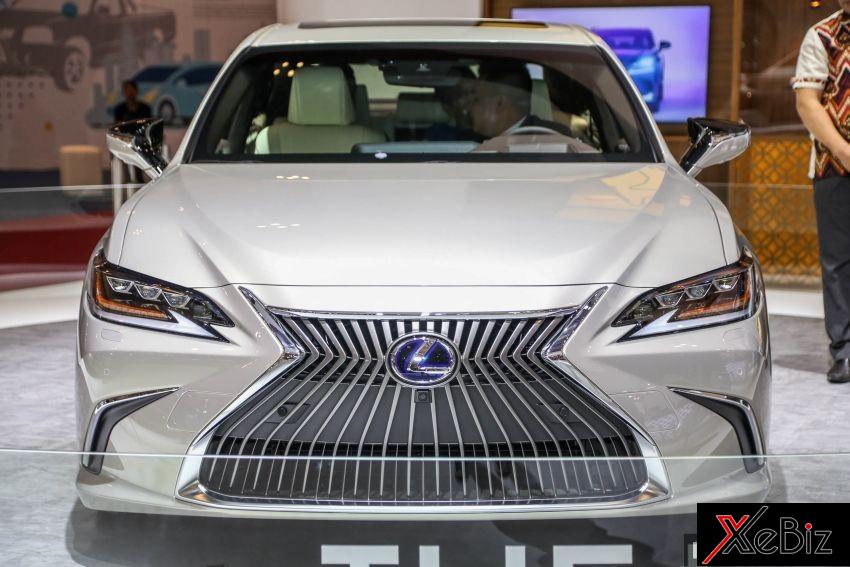 Xe sang Lexus ES 2019 lần đầu tiên đặt chân đến Đông Nam Á
