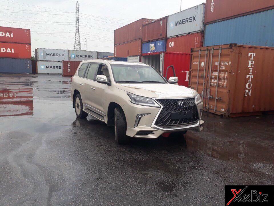 Lexus LX570 Super Sport 2018 phiên bản 4 chỗ ngồi độc nhất cập bến Việt Nam