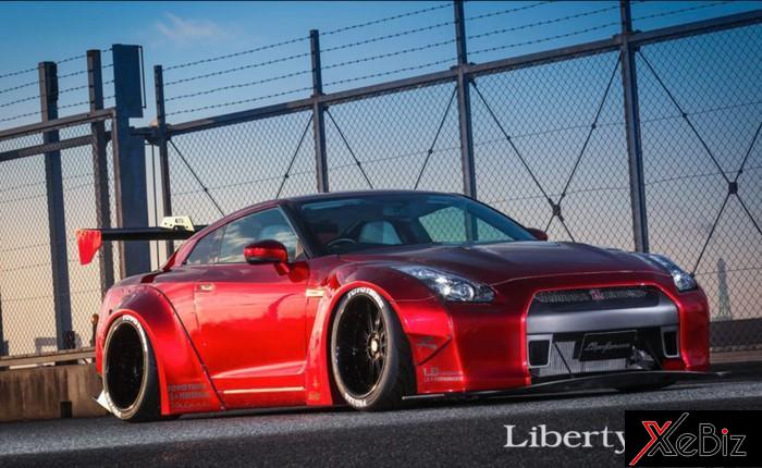 Liberty Walk biến cặp Nissan GT-R R35 thành xe đua mạnh mẽ Nissan GT-R R35 được độ bởi Liberty Walk