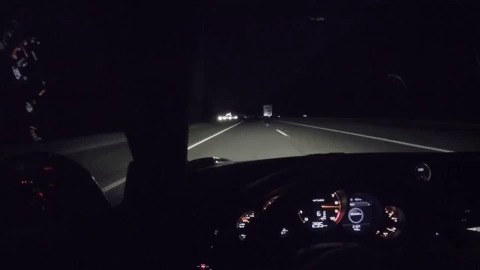 Porsche 911 GT3 RS đạt tốc độ 300 km/h vào ban đêm tại cao tốc không giới hạn tốc độ Porsche 911 GT3 RS đạt tốc độ 300 km/h vào ban đêm tại cao tốc không giới hạn tốc độ