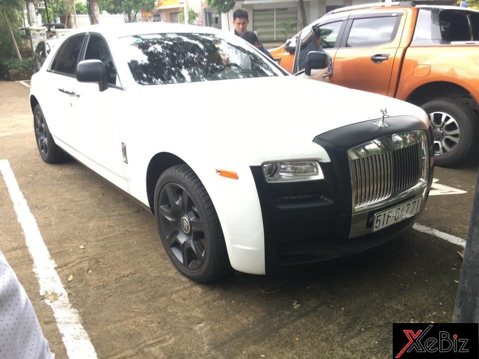 Rolls-Royce Ghost 2 tông màu độc lạ của ông Đặng Lê Nguyên Vũ tái xuất ở Buôn Ma Thuột Rolls-Royce Ghost 2 tông màu độc lạ của ông Đặng Lê Nguyên Vũ tái xuất ở Buôn Ma Thuột
