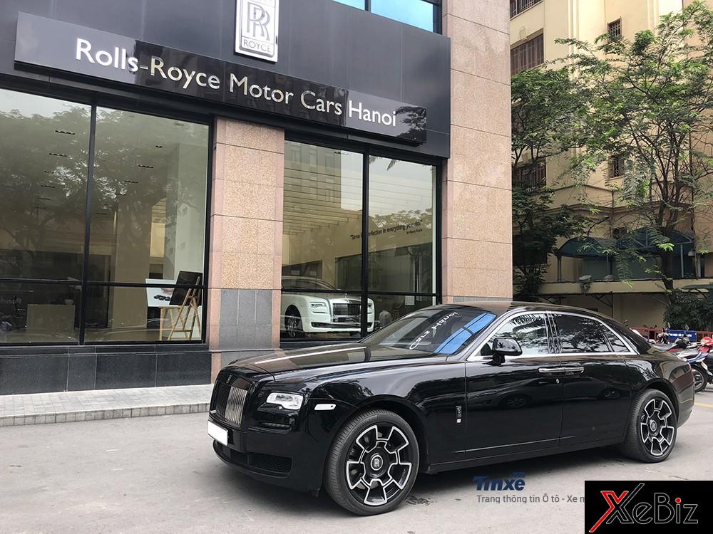 Màu đen huỳên bí của Rolls-Royce Ghost Black Badge