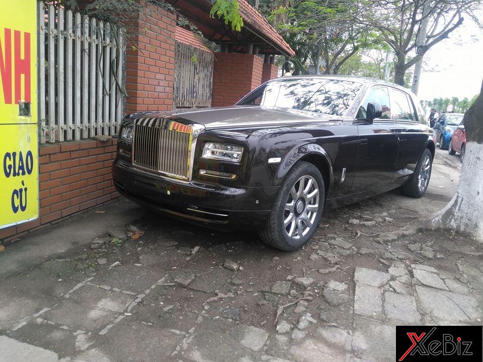 Rolls-Royce Phantom Series II xuất hiện trên vỉa hè tại Hải Phòng Rolls-Royce Phantom Series II xuất hiện trên vỉa hè tại Hải Phòng
