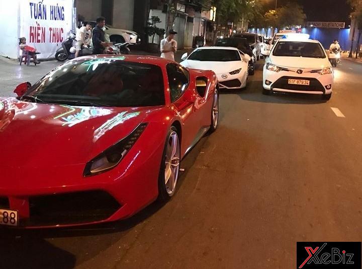 Ferrari 488 GTB của Tuấn Hưng cùng Lamborghini Huracan màu trắng Ferrari 488 GTB của Tuấn Hưng cùng Lamborghini Huracan màu trắng