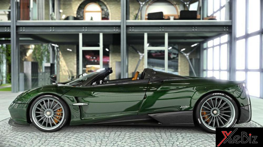 Tuyệt phẩm Pagani Huayra Roadster của thánh cuồng màu xanh vừa mới lộ diện hình ảnh ngoài đời thực và mang bộ áo sợi carbon xanh lục độc đáo