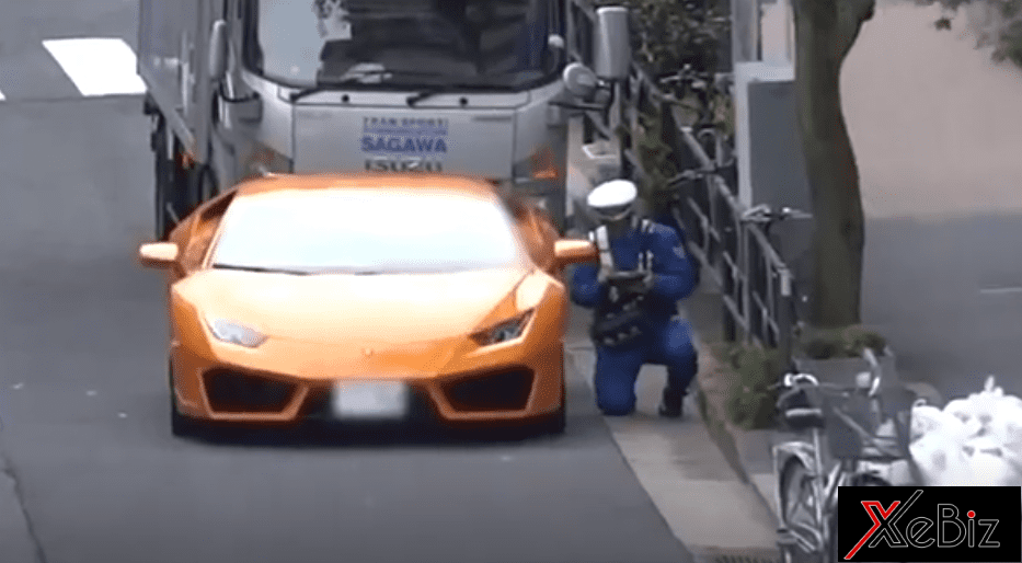 Chuyện thật như đùa: Cảnh sát Nhật dùng xe đạp đuổi theo siêu xe Lamborghini Huracan